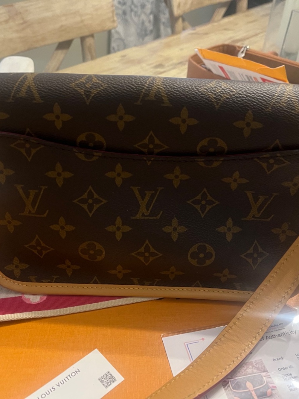 Louis Vuitton crossbody Diane Bag - Picture 5 of 10